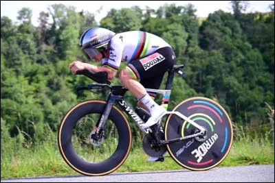 Champion du monde du contre-la-montre 2023 et en 2024, ce Belge a aussi été vainqueur de la 7e étape (contre-la-montre) du Tour de France 2024 : il s'agit de ...