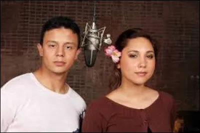 Dans le duo "Sobri" de Leslie et Amine, en quelle langue Amine chante-t-il ?