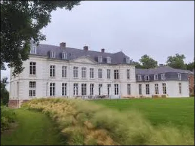 Nous sommes &agrave; pr&eacute;sent dans l'ancienne r&eacute;gion Picardie, au ch&acirc;teau de Belloy-Saint-L&eacute;onard. Village natal de Philippe Leclerc de Hautecloque, plus connu sous le nom de G&eacute;n&eacute;ral Leclerc, il se situe dans le d&eacute;partement ...