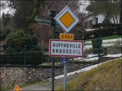 Aujourd'hui, nous commençons notre promenade en Île-de-France, à l'entrée d'Auffreville-Brasseuil. Village de la Grande Couronne, sur les bords de la Vaucouleurs, il se situe dans le département ...