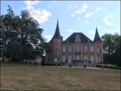 Je vous emmène à présent au château du Boucheron, à Bosmie-l'Aiguille. Ville de l'aire d'attraction Limougeaude, à la confluence de la Vienne et de la Briance, elle se situe dans le département ...