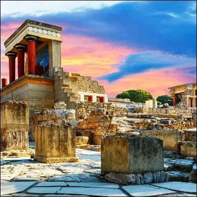 Quelle période de la Protohistoire a vu le développement de la civilisation minoenne en Crète ?