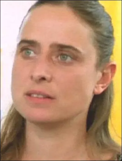 Elle s'est principalement illustrée dans le rôle de la femme d'un commandant de la Brigade de protection des mineurs et dans le rôle de la psy d'une femme ayant été victime de pédophilie. Qui est cette femme ?