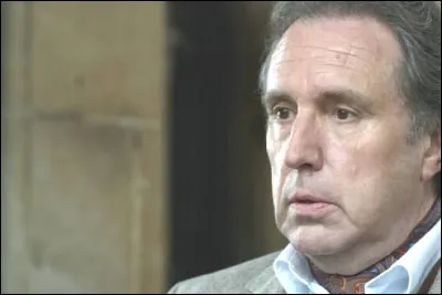 Au cinéma, il a joué trois présidents de la République. Qui est cet homme ?