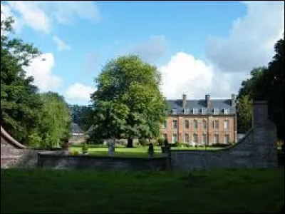 Pour finir, je vous emm&egrave;ne au ch&acirc;teau de Sauchay. Commune normande, dans l'aire d'attraction Dieppoise, elle se situe dans le d&eacute;partement ...