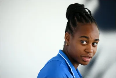 Dans quel sport s'est illustrée Marie-Antoinette Katoto ?