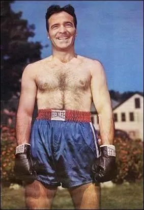 Ce franais, boxeur lui aussi, amour passionn d'Edith Piaf, est mort le 28 octobre 1949 lorsque son avion s'est cras sur le Pico de Vara, une montagne des Aores :