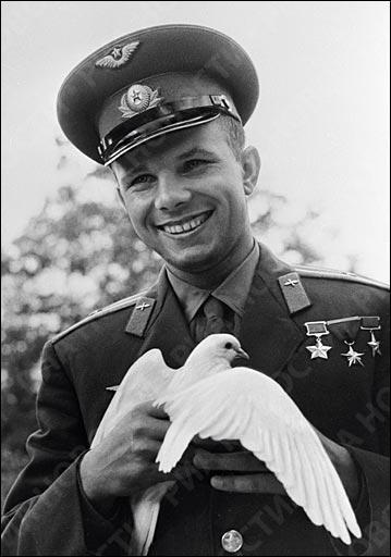 Ce cosmonaute est mort le 27 mars 1968 à bord d'un MiG-15 UTI lors d'une mission de routine à proximité du village de Novossiolovo :