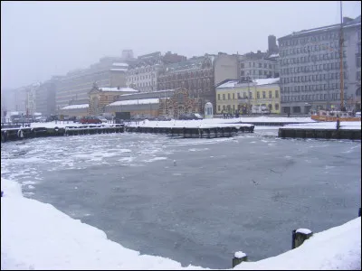 Lors de sa naissance en 1908, de quel Empire " Le Grand Duché de Finlande " faisait-il partie ?