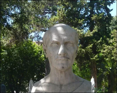 L'historien français fondateur de l'histoire positiviste, c'est...