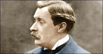 Qui est ce dramaturge, auteur de cette citation : ''Bals publics : Oh, les tendres aveux murmurés entre gens qui ne se connaissaient pas le matin ! 14 Juillet ! Sois béni, car tu fais gagner joliment du temps aux amoureux.'' ?