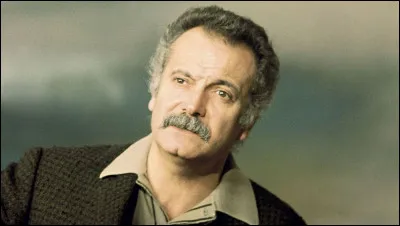 ''Le jour du 14 juillet, je reste dans mon lit douillet, la musique qui marche au pas, cela ne me regarde pas''. De quelle chanson de Brassens ces paroles sont-elles extraites ?