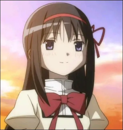 Lorsque Madoka h&eacute;sitait entre deux couleurs de rubans, quelle est la couleur de celui qu'elle n'a pas choisi ?