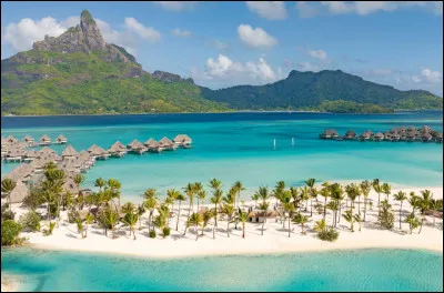 Comment désigne-t-on les îlots de sable qui entourent la petite île de Bora-Bora ?