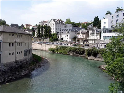 Par quelle rivière Lourdes est-elle drainée ?