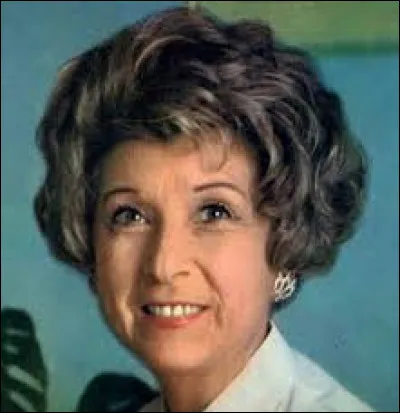 Mireille Hartuch (1906-1996), connue sous le nom de scène de Mireille, était une chanteuse (compositrice-interprète), actrice et animatrice de télévision. Dans les années 1960, elle a fait découvrir de nouvelles voix dans son émission intitulée ''Le Petit Conservatoire de Mireille''. Parmi ces trois artistes, lequel ne s'est pas fait connaître dans ce divertissement ?