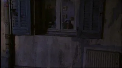 Qui tabasse Thomas et sous les ordres de qui ?