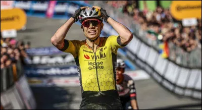 Pourquoi Wout Van Aert a-t-il été ému après le contre-la-montre en 2022 ?