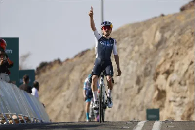 Quelle est la spécialité de Tom Pidcok en cyclisme ?