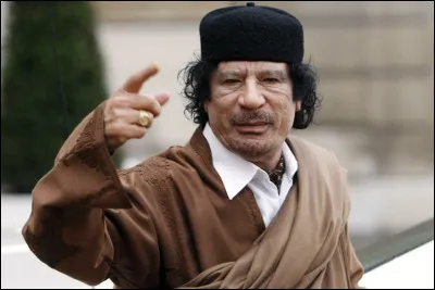 Qui est cet homme dÉtat libyen dont les Amazones constituaient une unité exclusivement féminine de gardes du corps, chargée de sa protection ?