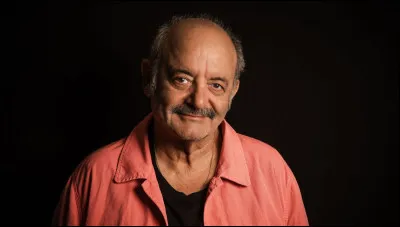 Qui est ce chanteur, auteur de cette citation ''Qu'on soit black de peau, qu'on soit blanc, qu'on soit jaune Qu'on parle l'eskimo ou l'indien d'Amazone, Devant le soleil qui s'éteint, A la même enseigne, tous les mêmes enfin,'' ?