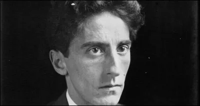 Qui est ce dramaturge français, auteur de la tragédie en alexandrins et en trois actes ''Renaud et Armide'' ?