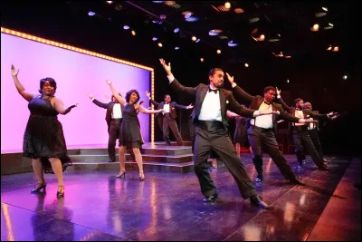 Avec qui fonde-t-il cette troupe ?