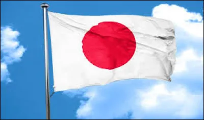 Quelle action est censée porter chance avant un examen ou un défi important, au Japon ?
