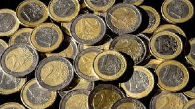 Dans quelle main doit-on recevoir une pièce de monnaie porte-bonheur pour que cela fonctionne (dans de nombreuses cultures européennes) ?