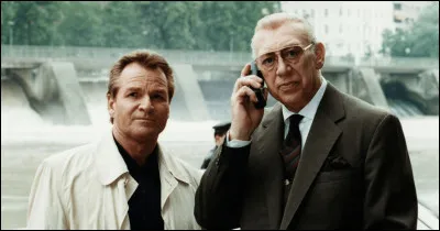 Dans quelle ville se passaient les enquêtes de l'inspecteur Derrick ?