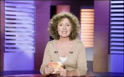 Quelle présentatrice a animé le magazine "Vie privée, vie publique" ?