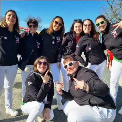 Quel chanteur r&eacute;p&egrave;te des "La&iuml; la&iuml; la&iuml; la&iuml; !" dans le titre "Les Filles de mon pays" ?