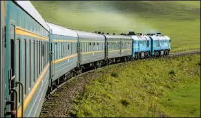 Quelle est la durée du voyage sur la ligne du Transsibérien entre Moscou et Vladivostok par le train le plus rapide ?