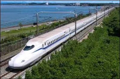 Comment s'appelle le système de train à grande vitesse au Japon ?