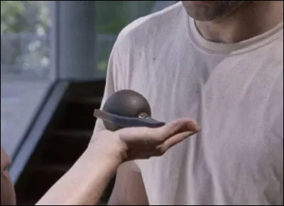 Qui avait la grenade dans son sac qui a servi à s'échapper du CDC ?