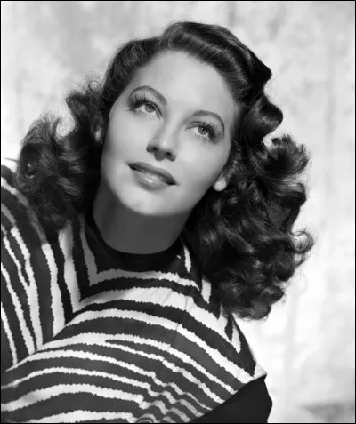 De quelle actrice Alain Souchon chante-t-il la beauté dans sa chanson sortie en 1988 ?