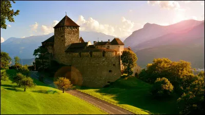 À quelle chanteuse doit-on le titre "Château de sable" ?