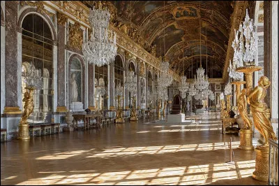 Dans quel château peut-on visiter la galerie des Glaces ?