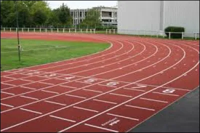 Dans laquelle de ces disciplines d'athlétisme, le saut est dit "mordu" quand l'athlète va au delà de la planche d'appel ?