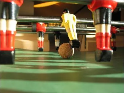 La tactique : Pour drouter le dfenseur, un bon joueur est capable de raliser avec ses avants des mouvements de va et vient, tout en gardant le contrle de la balle. C'est...