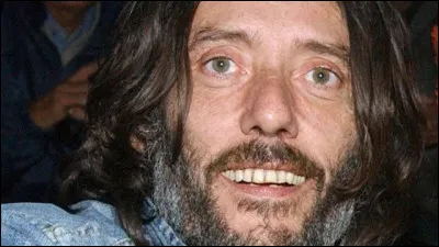 Qui est ce multiinstrumentiste qui a longtemps accompagné la chanteuse du groupe ?