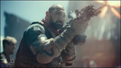 Bautista joue Scott Ward dans ce film de Zack Snyder, qui est...