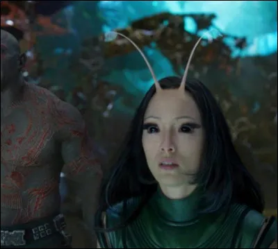 Klementieff joue Mantis dans ce film de James Gunn (en 2017), qui est...