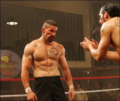 Adkins joue Uri Boyka dans ce film d'Isaac Florentine (en 2010), qui est...