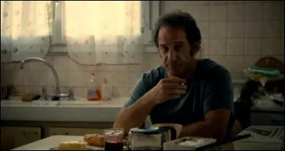 Comment s'intitule ce film r&eacute;alis&eacute; par St&eacute;phane Briz&eacute;, avec Lindon dans le r&ocirc;le d'Alain &Eacute;vrard ?