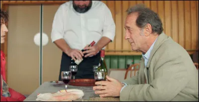 Lindon joue Guillaume Tardieu dans ce film de Quentin Dupieux, qui est...