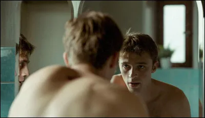 Comment s'appelle ce film de Delphine Coulin et Muriel Coulin, avec Voisin dans le rôle de Félix Hohenberg ?