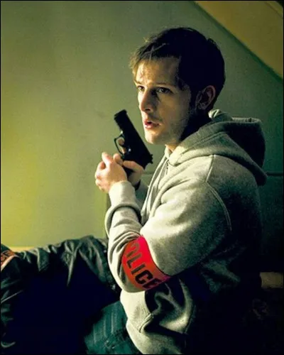 Comment s'intitule ce film r&eacute;alis&eacute; par Alexandre Bustillo et Julien Maury, avec Duvauchelle dans le r&ocirc;le d'un policier de la BAC ?