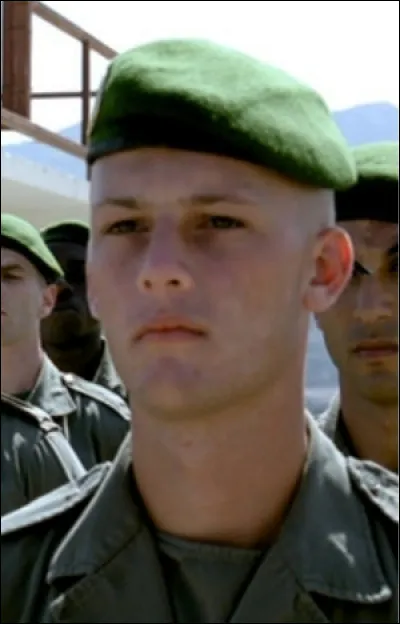 Quel est ce film de Claire Denis o&ugrave; Duvauchelle joue un l&eacute;gionnaire ?