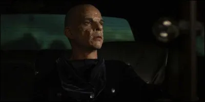 Lavant joue monsieur Oscar dans ce film de L&eacute;os Carax, qui est...